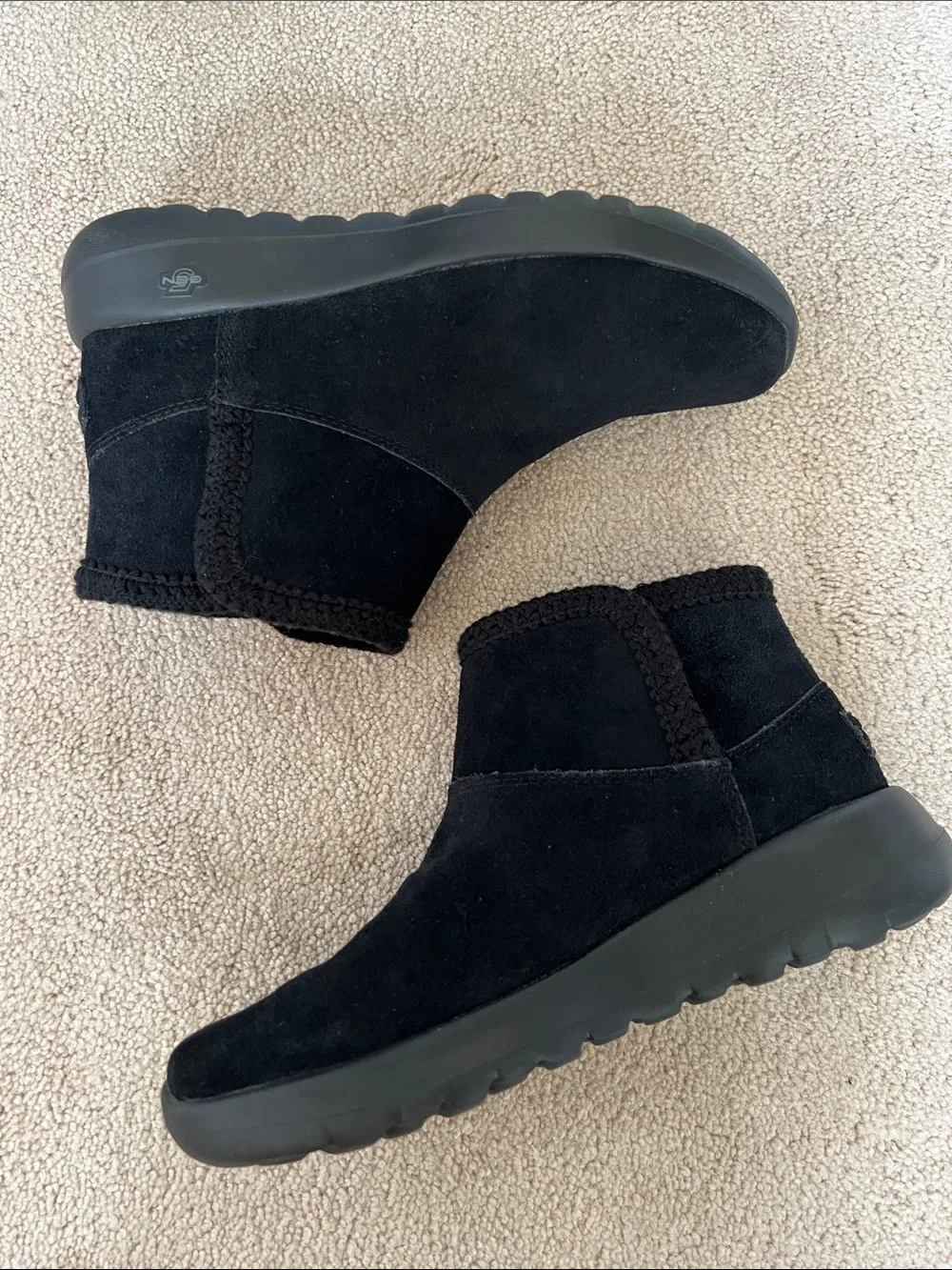 Skechers On-the-GO Rosewood 5GEN Black Suede Ankle Booties Size 7.5